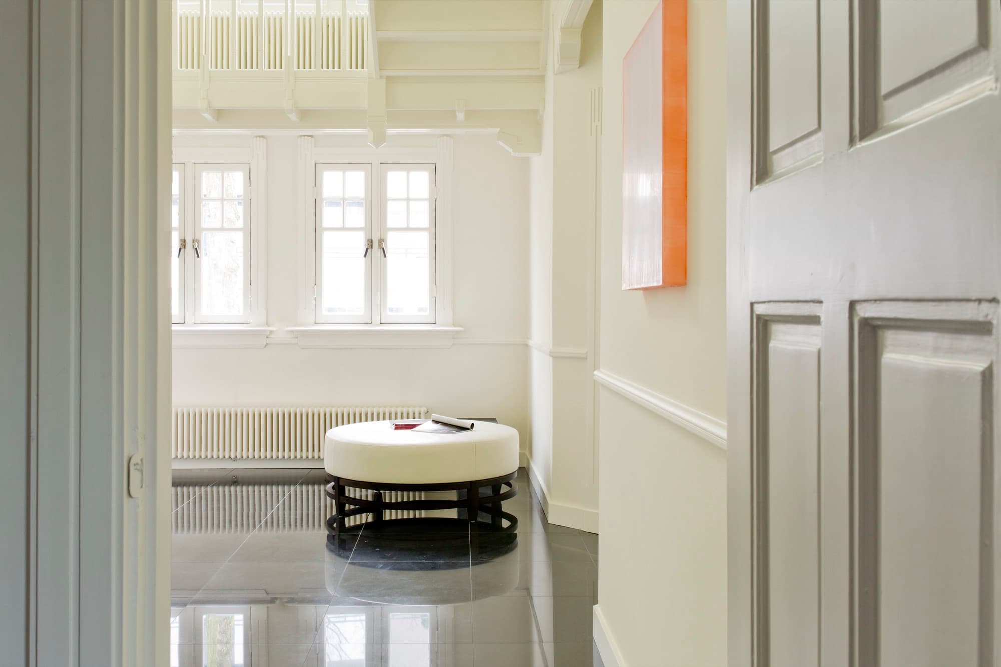 De gang van Villa bij Honck, het kantoor van Prinsenburg in Ede